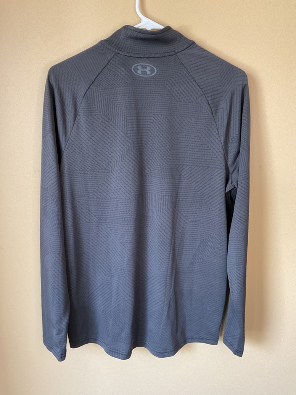 Under Armour Men’s Charcoal Black Half-Zip Heat Gear Loose Pullover - Picture 3 of 6